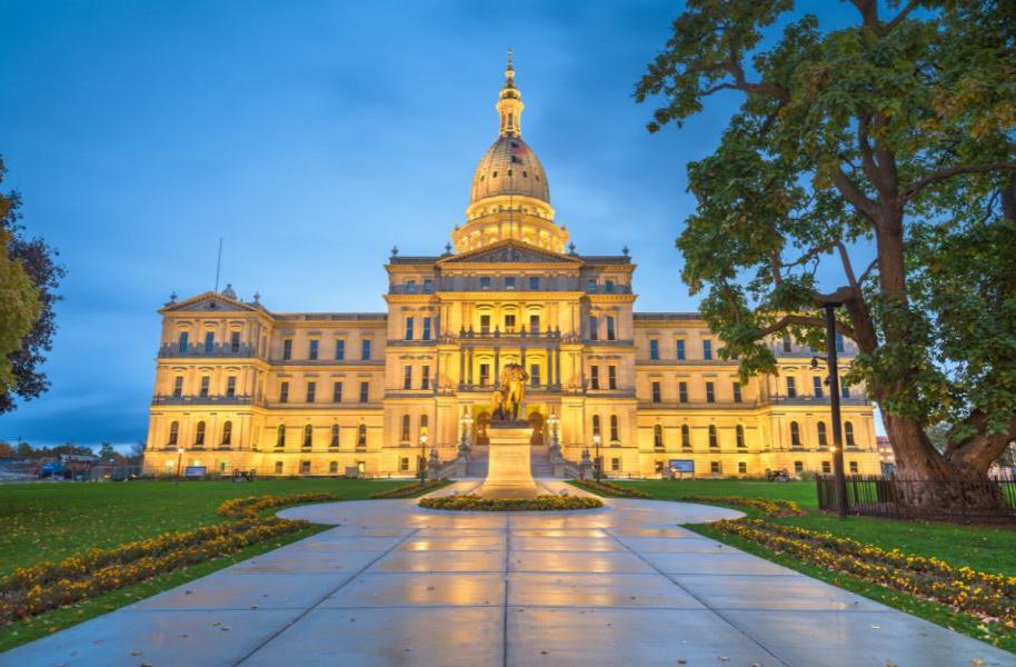 Photo of Michigan's Capitol building